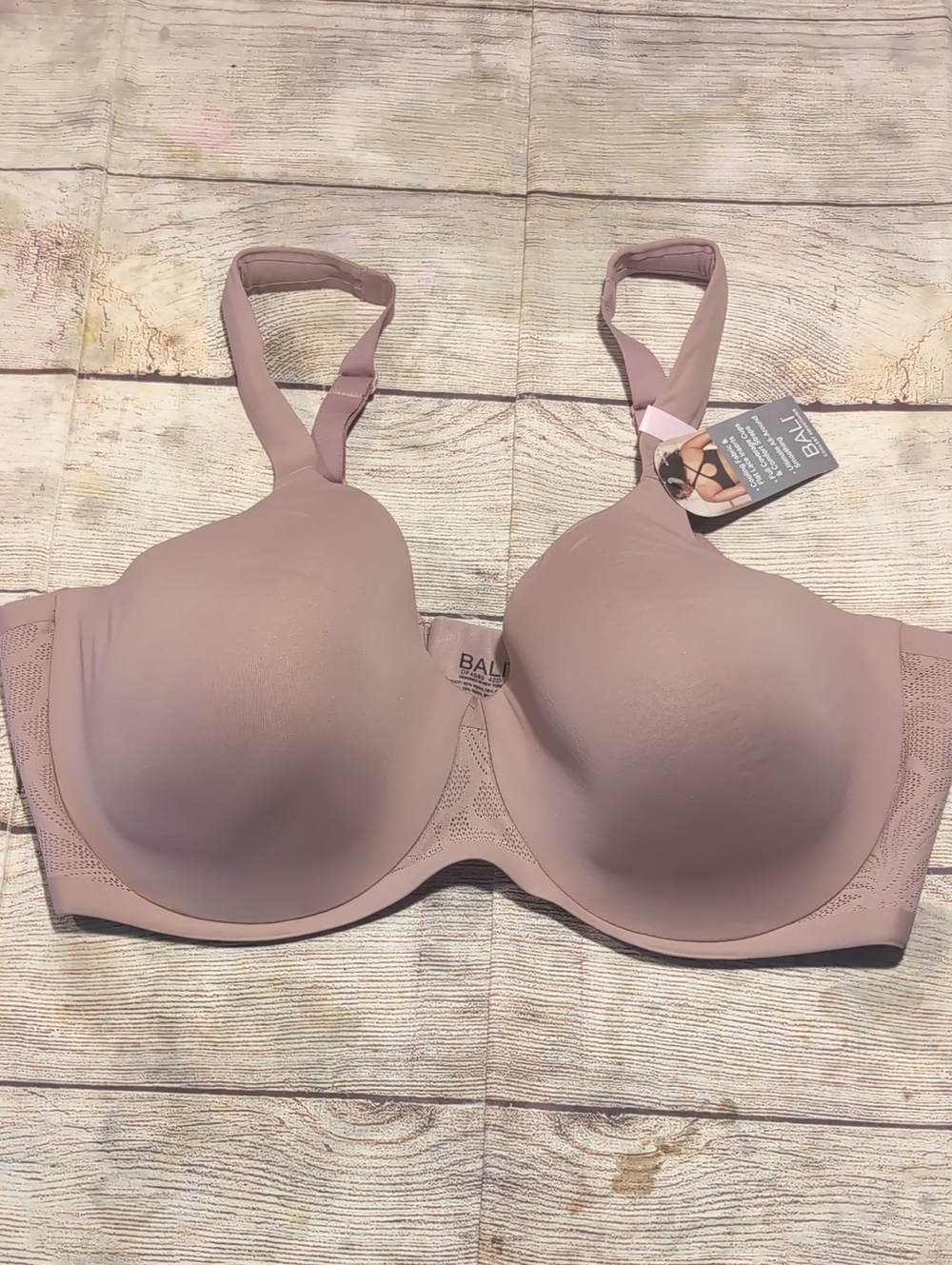 Bali Cool Smoothing Comfort Straps Full Coverage Lace Inserts Bra Size 42D